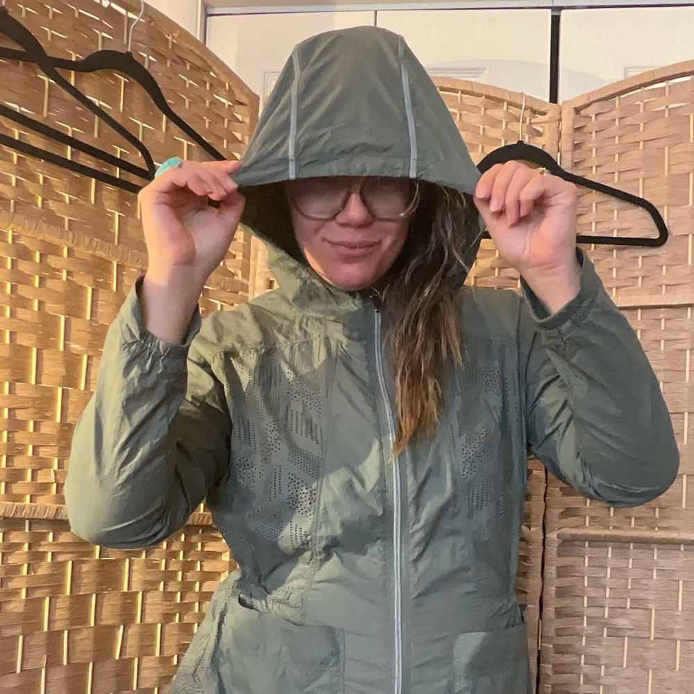 Athleta Packable Windbreaker - image 12